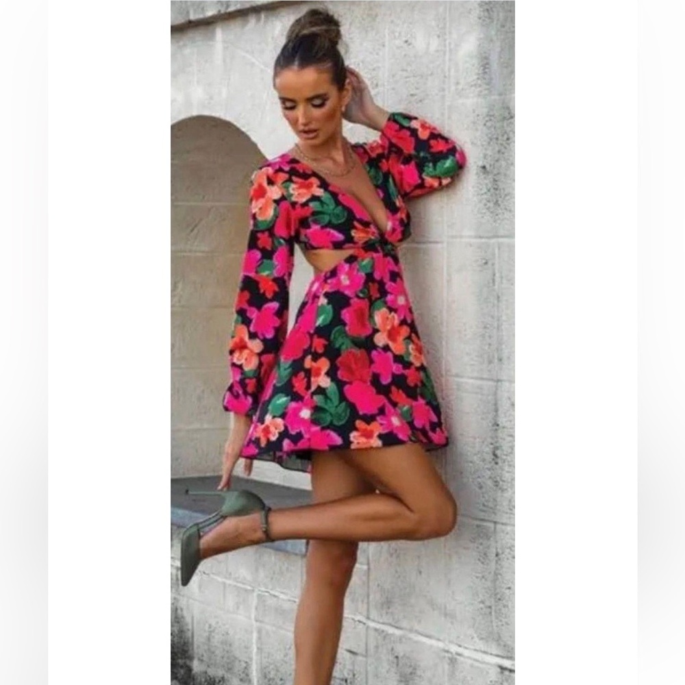 Beginning boutique floral dress